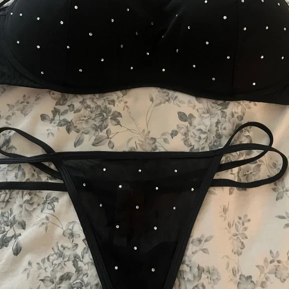 NWT Bra Set - Picture 2 of 5